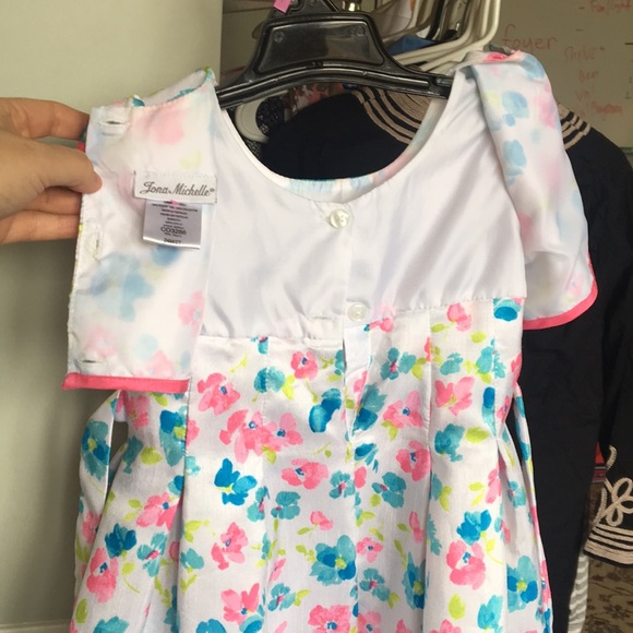 Beautiful Easter / Spring dress - Picture 4 of 4